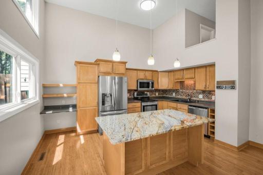 1005 W 105th Street, Bloomington, MN 55431