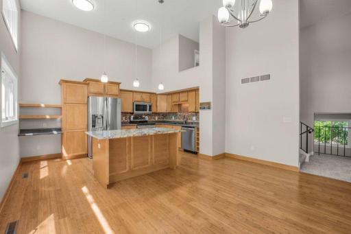 1005 W 105th Street, Bloomington, MN 55431