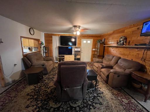 1723 Scenic Highway NE, Pennington, MN 56663