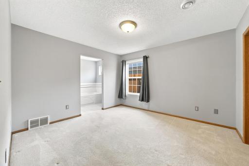843 12 1/2 Avenue W, West Fargo, ND 58078