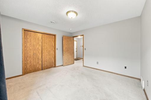 843 12 1/2 Avenue W, West Fargo, ND 58078