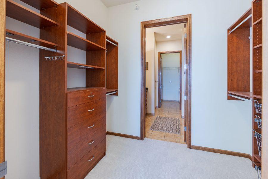 walk in closet