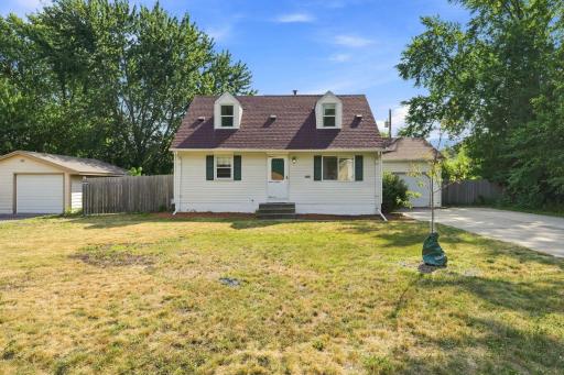 Cape Cod home with 5 bedrooms and 2 bathrooms