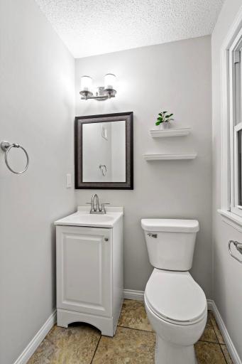 30-web-or-mls-2206 W 89th St Minneapolis MN_0033.jpg