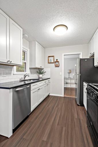 33-web-or-mls-2206 W 89th St Minneapolis MN_0036.jpg