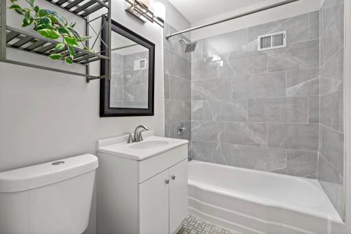 22-web-or-mls-2206 W 89th St Minneapolis MN_0025.jpg