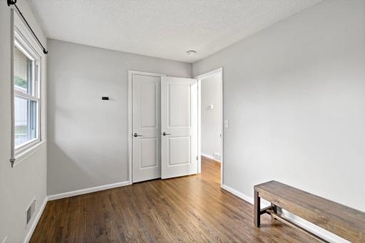 21-web-or-mls-2206 W 89th St Minneapolis MN_0024.jpg