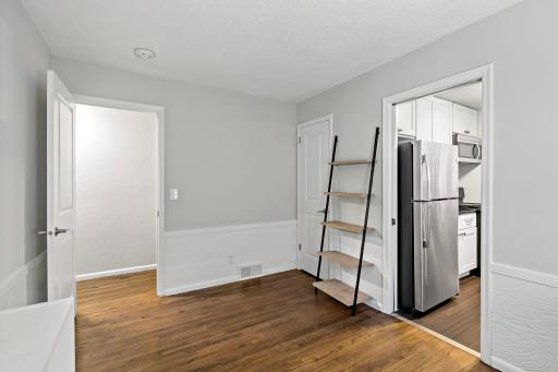 19-web-or-mls-2206 W 89th St Minneapolis MN_0022.jpg