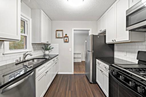 14-web-or-mls-2206 W 89th St Minneapolis MN_0017.jpg
