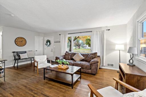 9-web-or-mls-2206 W 89th St Minneapolis MN_0012.jpg