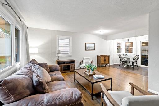 10-web-or-mls-2206 W 89th St Minneapolis MN_0013.jpg