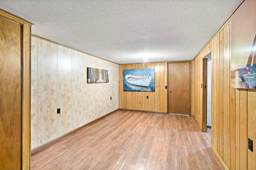 37-web-or-mls-2206 W 89th St Minneapolis MN_0040.jpg