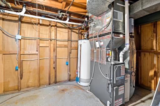 46-web-or-mls-2206 W 89th St Minneapolis MN_0049.jpg