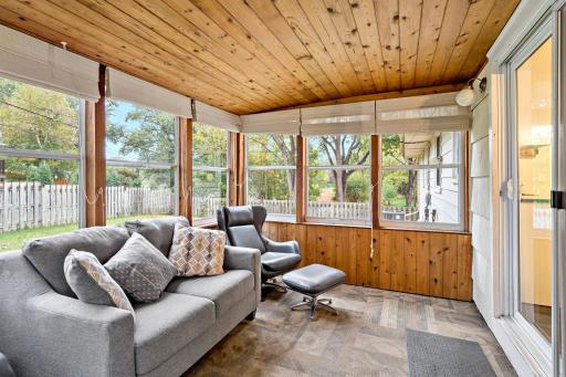 35-web-or-mls-2206 W 89th St Minneapolis MN_0038.jpg