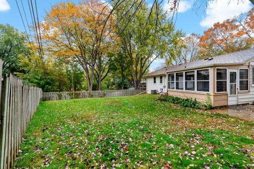 8-web-or-mls-2206 W 89th St Minneapolis MN_0011.jpg