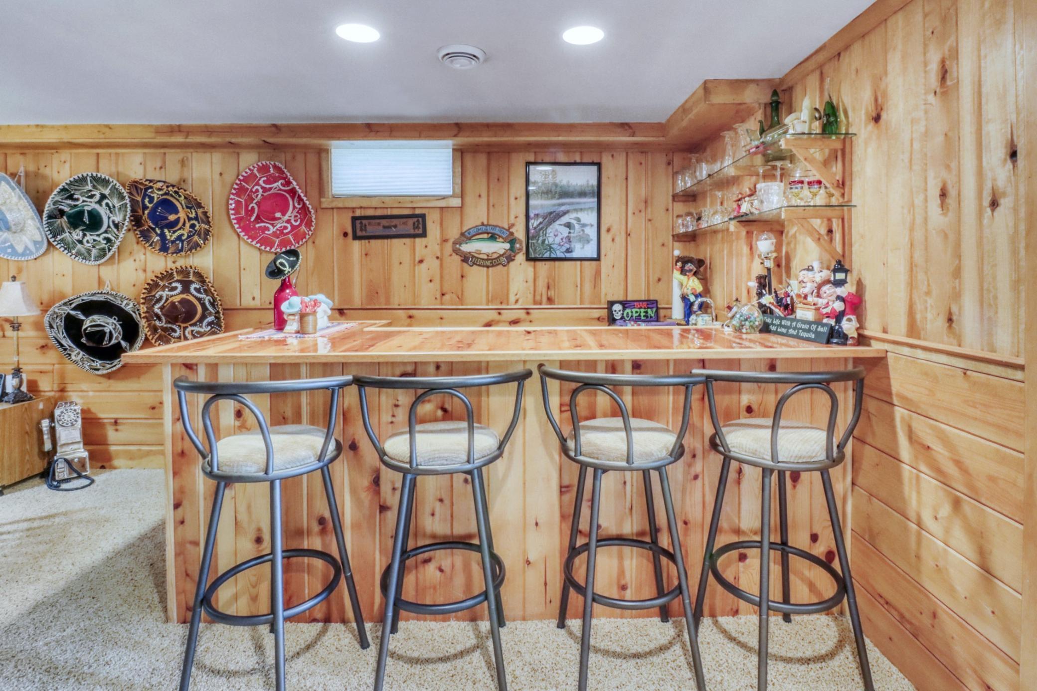 Basement Bar1_1.JPG
