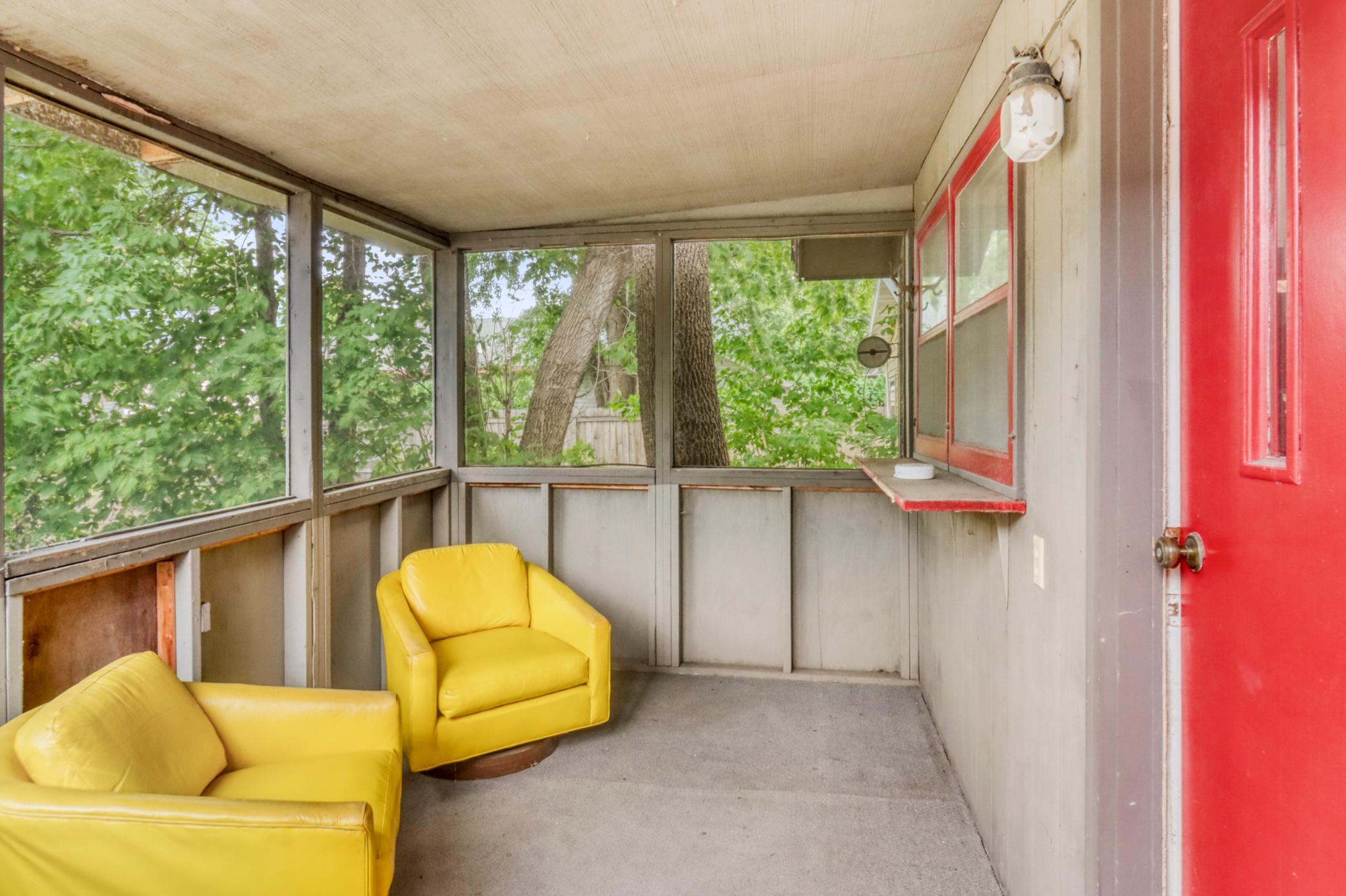 Guesthouse1_.JPG