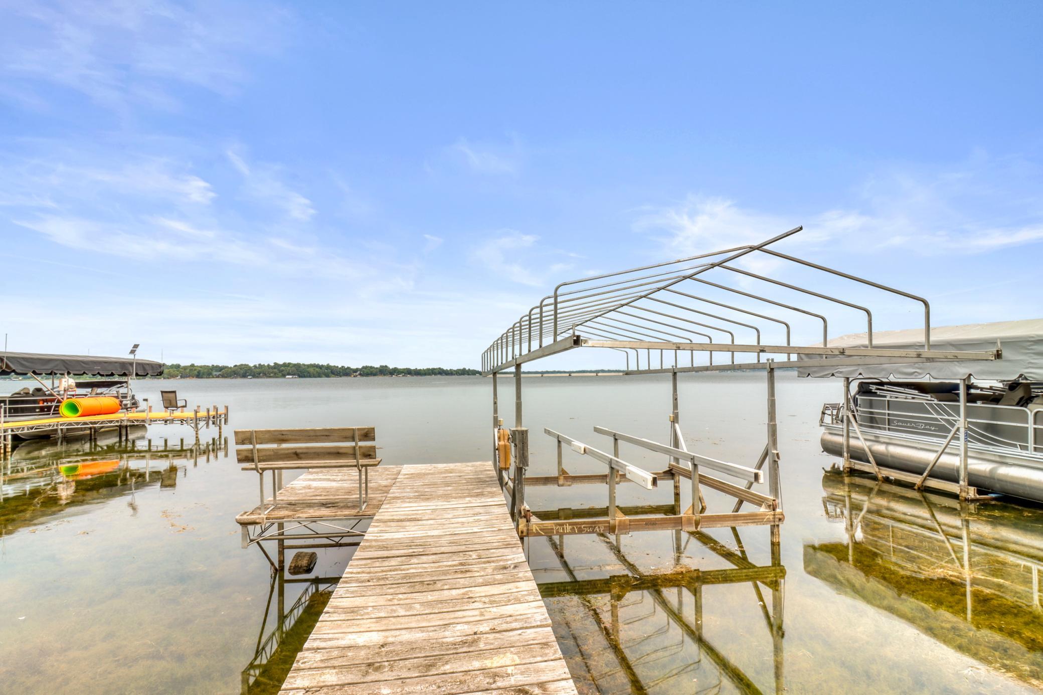 Exterior_Lake1_3.JPG