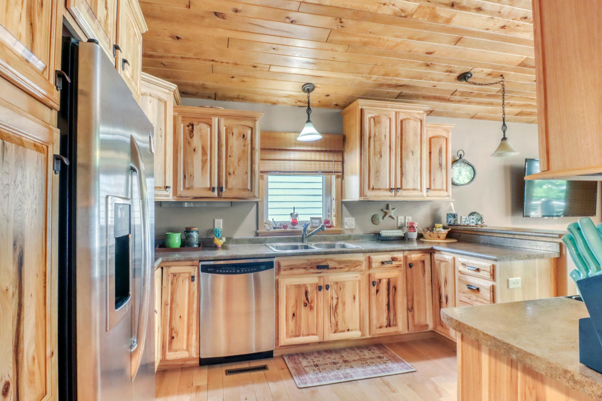 Kitchen1_3.JPG