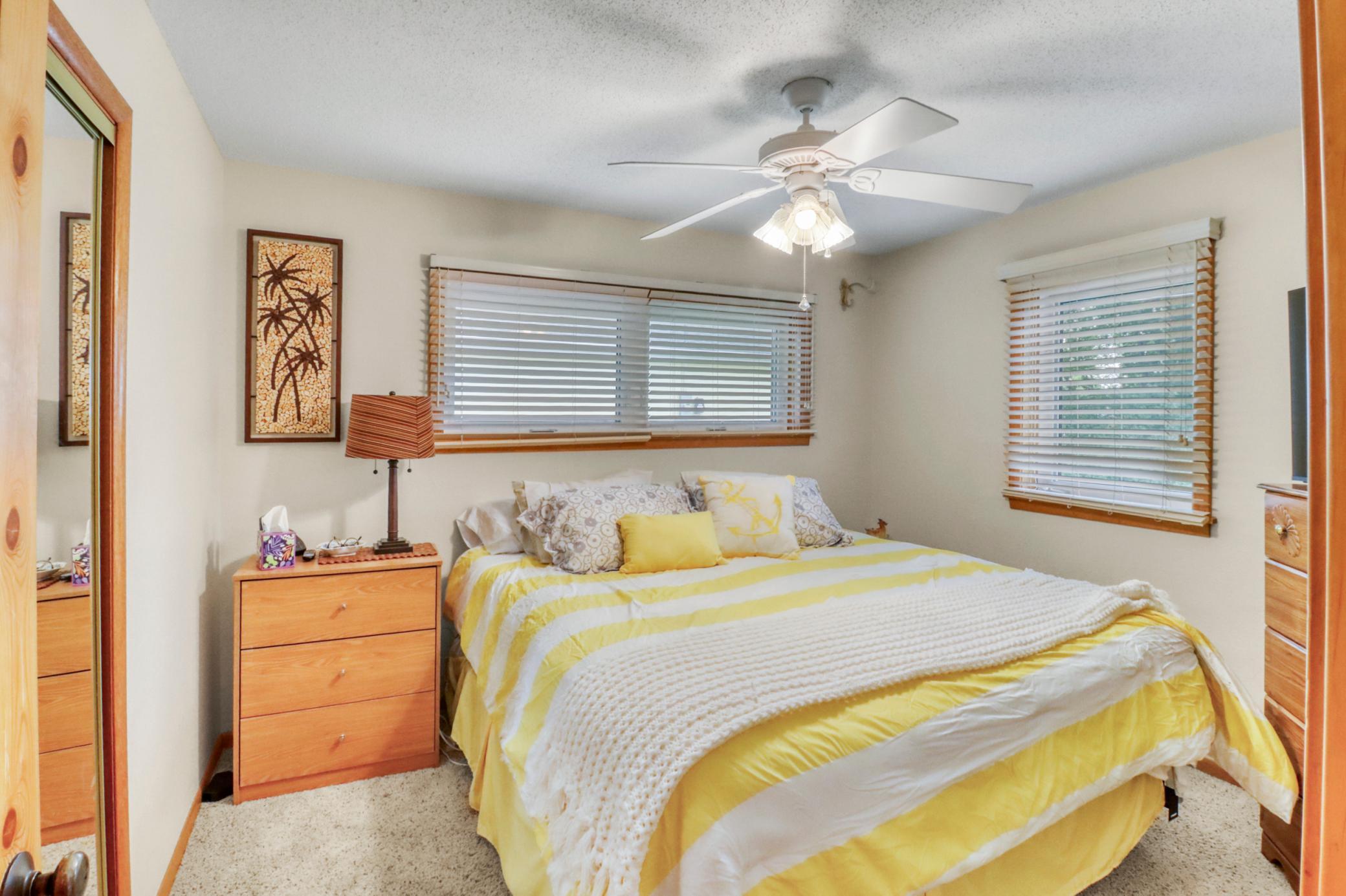 Bedroom1_1.JPG