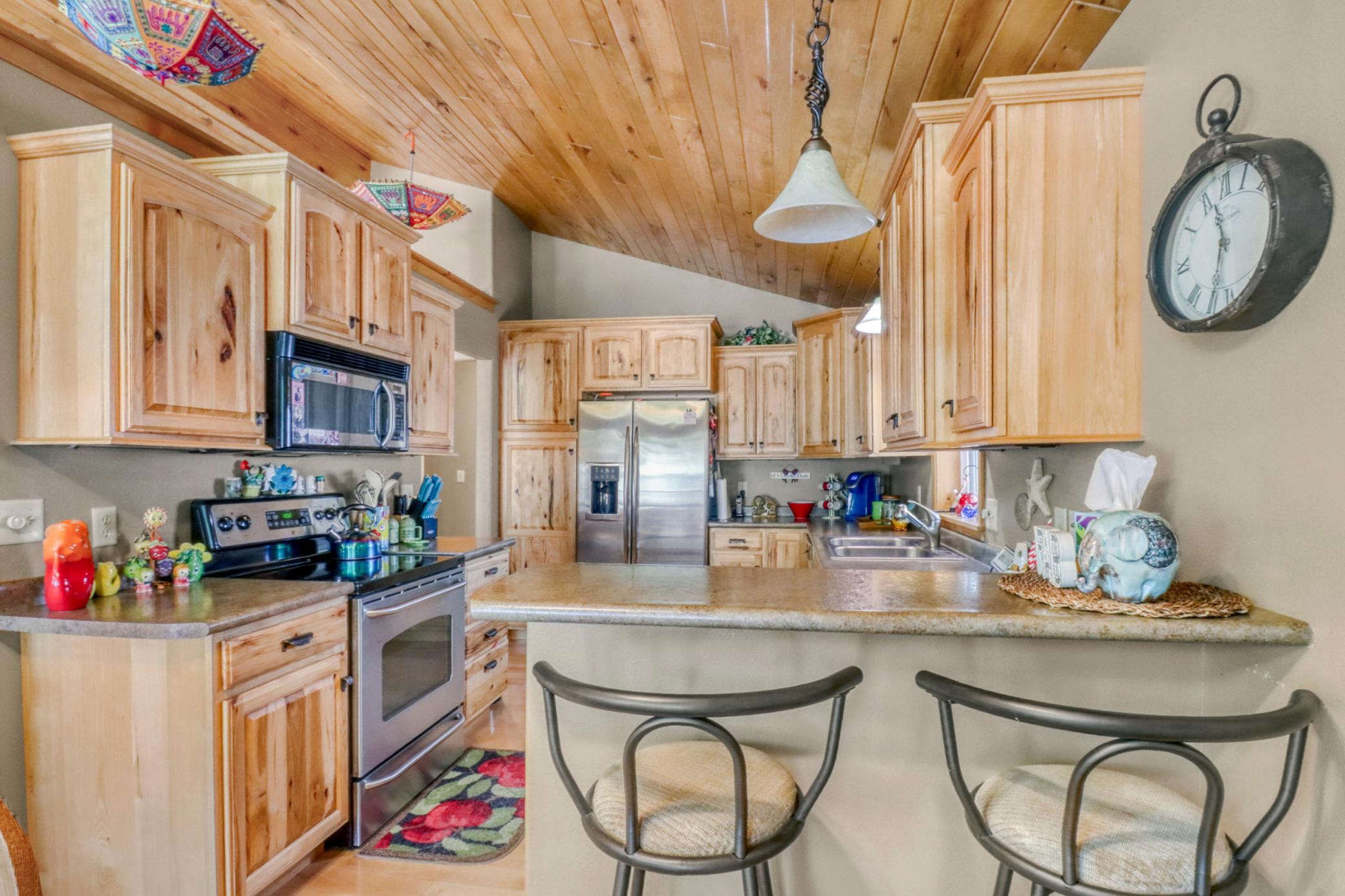 Kitchen1_1.JPG