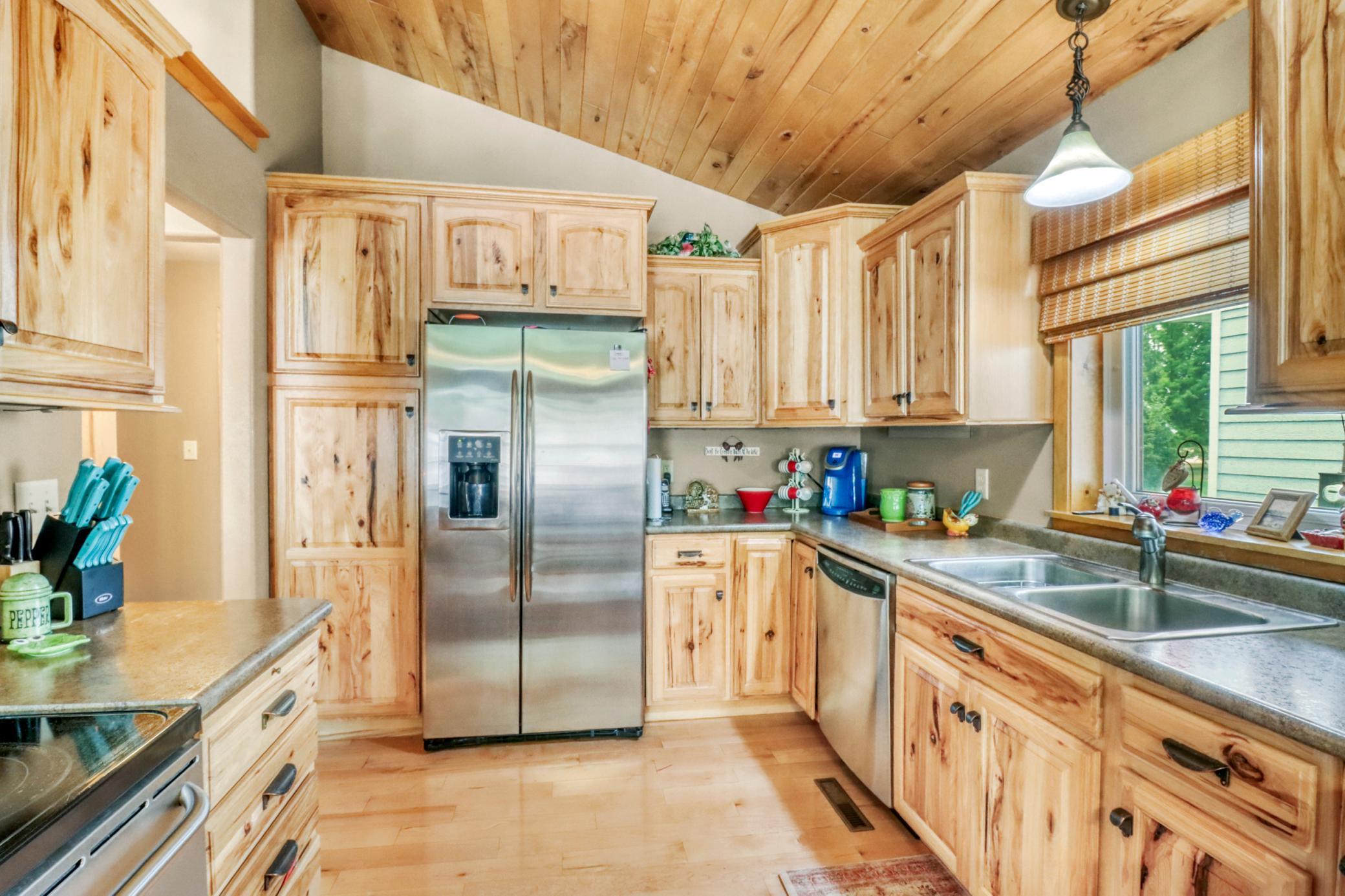 Kitchen1_4.JPG