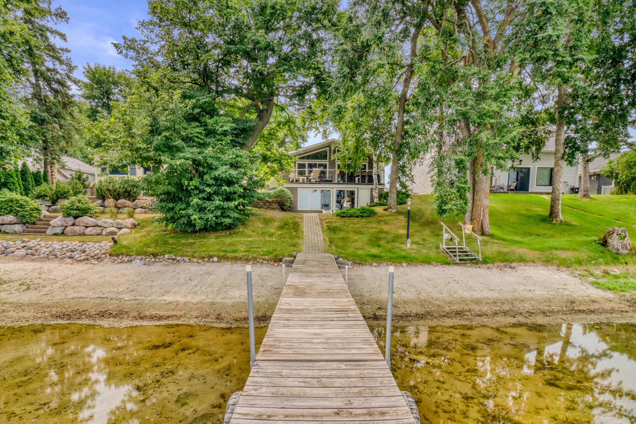 Exterior_Lake1_2.JPG