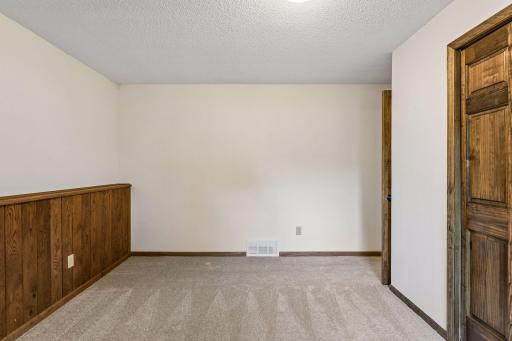 4635 Yorktown Lane North - Spacecrafting - 0029.jpg