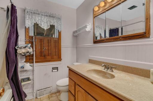 Main level full bath!