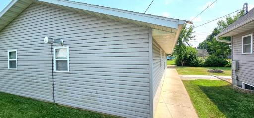 810 Columbia, Morris, MN 56267