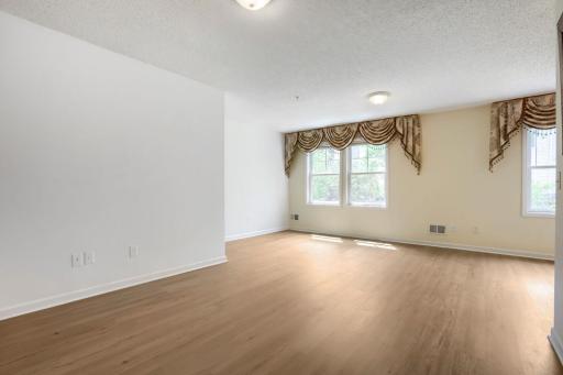 4903 Hamlet Ave N - Web Quality - 013 - 10 Living Room.jpg
