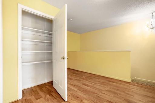 4903 Hamlet Ave N - Web Quality - 010 - 07 Foyer.jpg