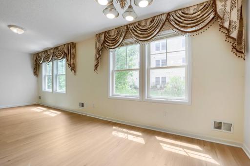 4903 Hamlet Ave N - Web Quality - 015 - 12 Dining Room.jpg