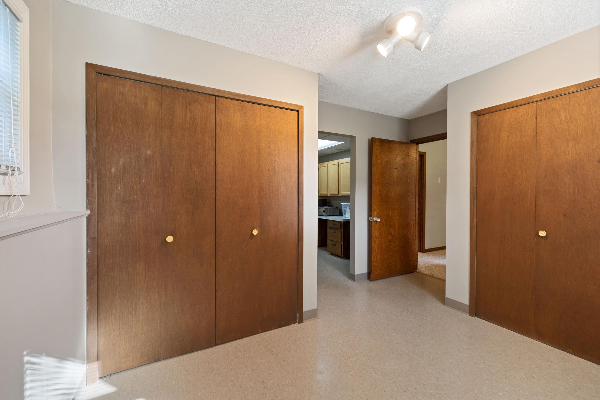 Large LL bedroom and generous closet space
