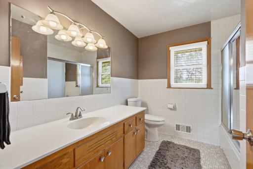 11018 Rich Valley Boulevard, Inver Grove Heights, MN 55077