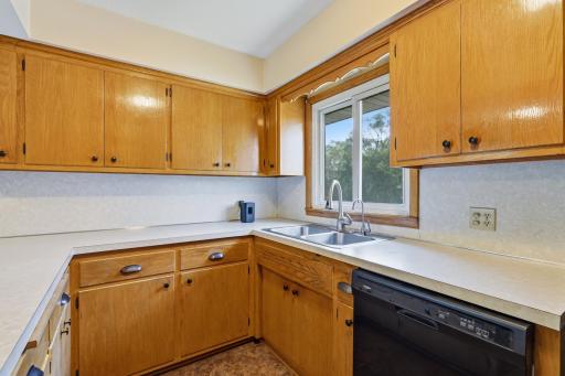 11018 Rich Valley Boulevard, Inver Grove Heights, MN 55077