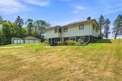 11018 Rich Valley Boulevard, Inver Grove Heights, MN 55077