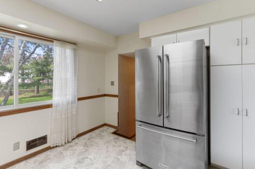 9908 Oxborough Road, Minneapolis, MN 55437