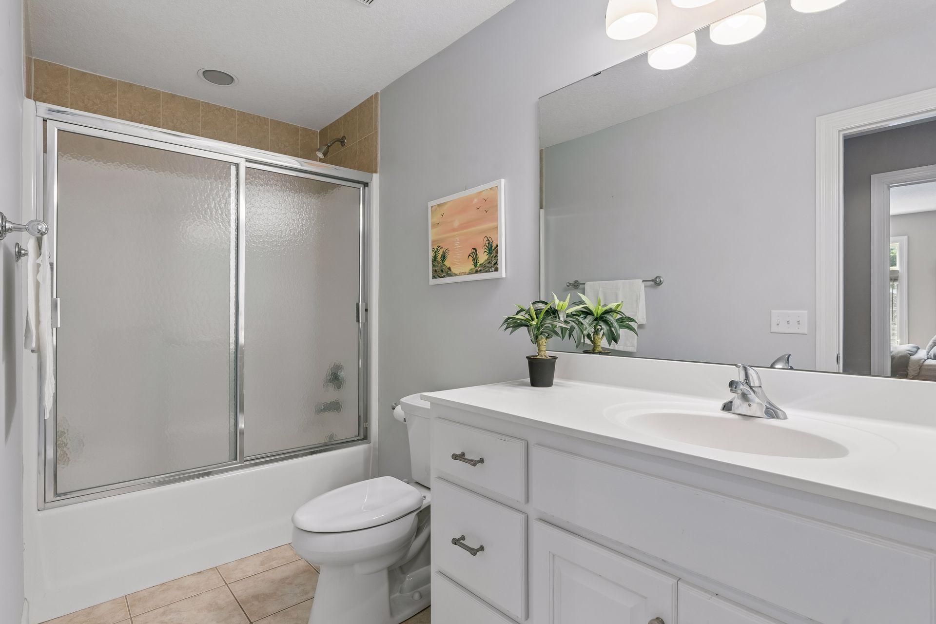 Hall full bath