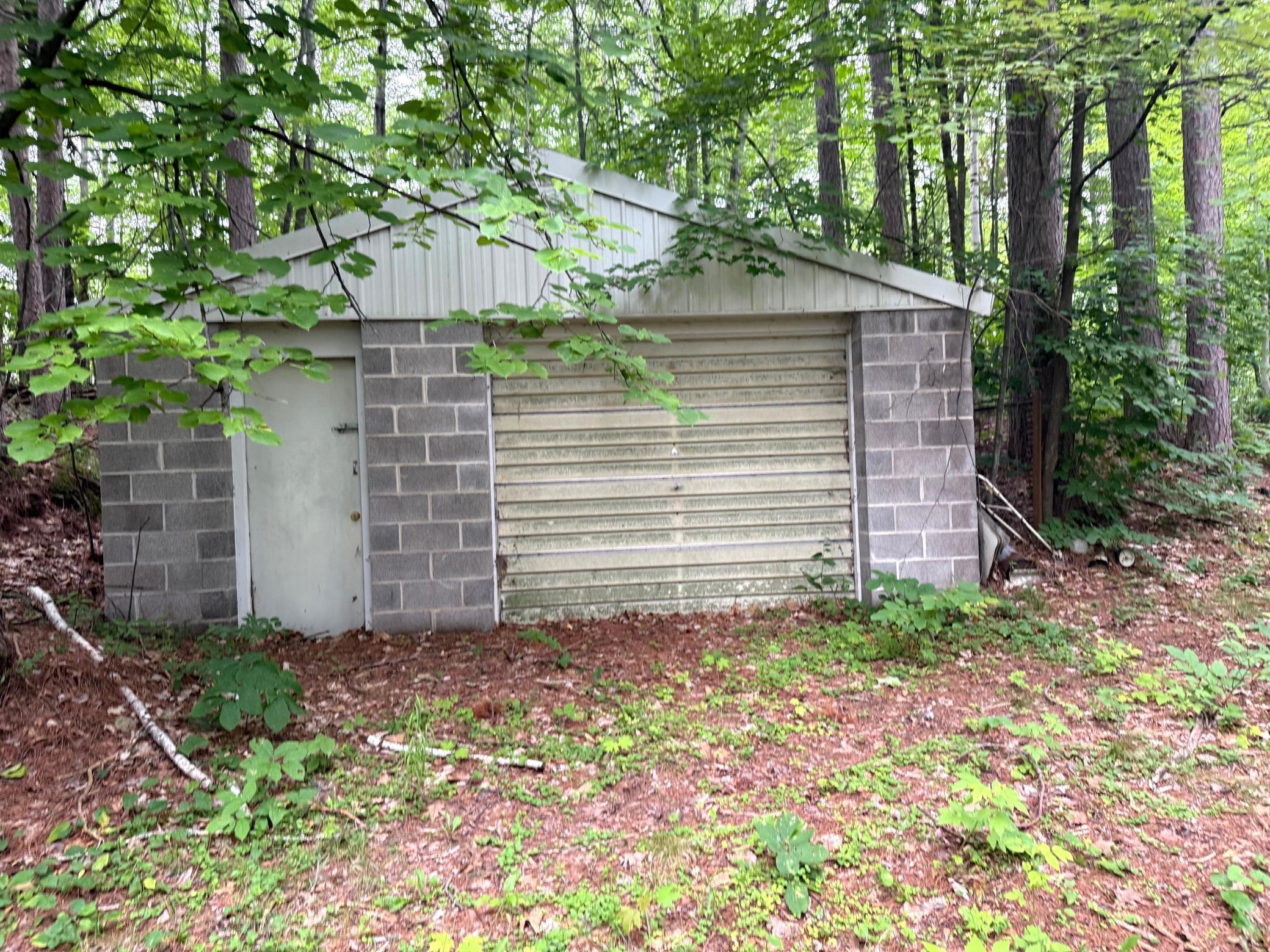 Front Garage View.jpg