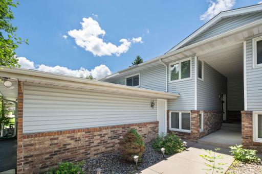 6140 Creek View Trail, Minnetonka, MN 55345