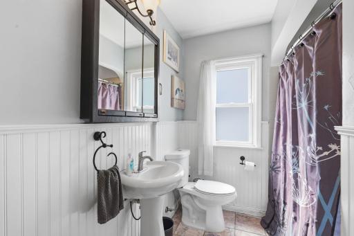 22-web-or-mls-1197 E McLean Ave-23.jpg