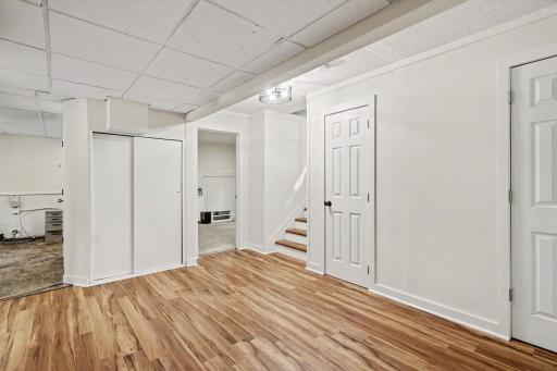 Lower level landing