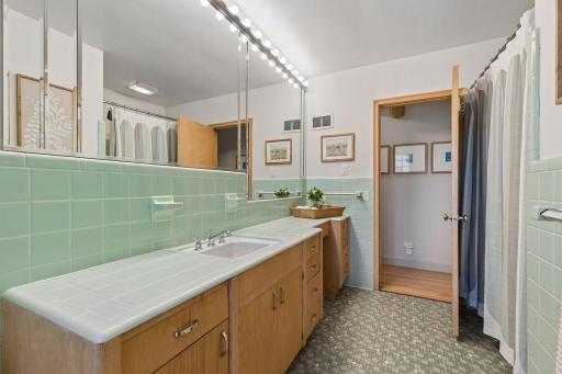 2237 Edgcumbe Road, Saint Paul, MN 55116
