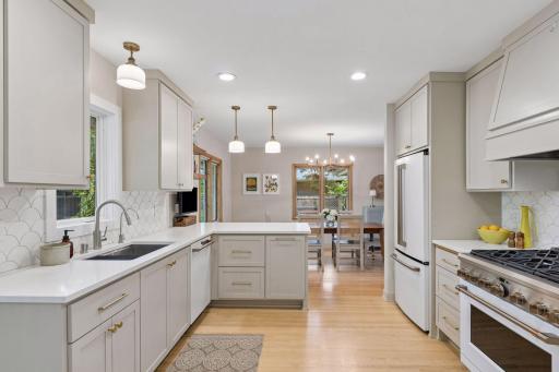 2237 Edgcumbe Road, Saint Paul, MN 55116