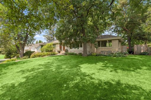 2237 Edgcumbe Road, Saint Paul, MN 55116