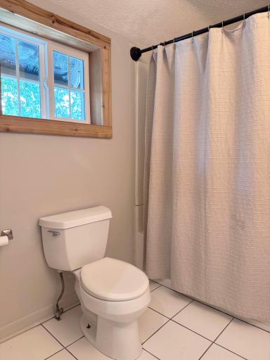 Another angle of the upstairs full bath.