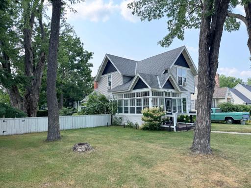 Views of the front yard.