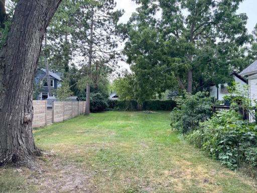 One more shot of the large backyard.