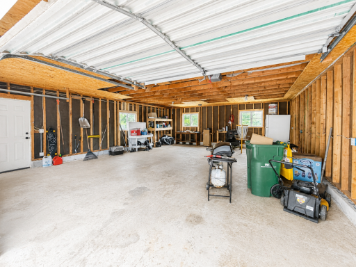 17 Garage Interior.png